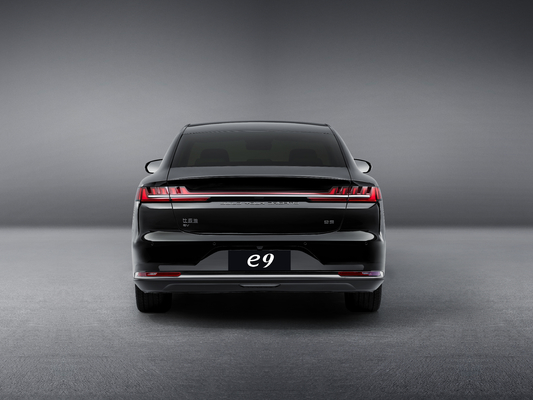 BYD e9 puramente elettrico, veicolo commerciale ad alte prestazioni con autonomia di 506 chilometri