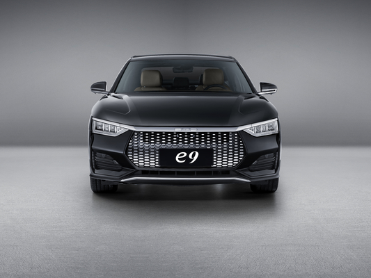 BYD e9 puramente elettrico, veicolo commerciale ad alte prestazioni con autonomia di 506 chilometri