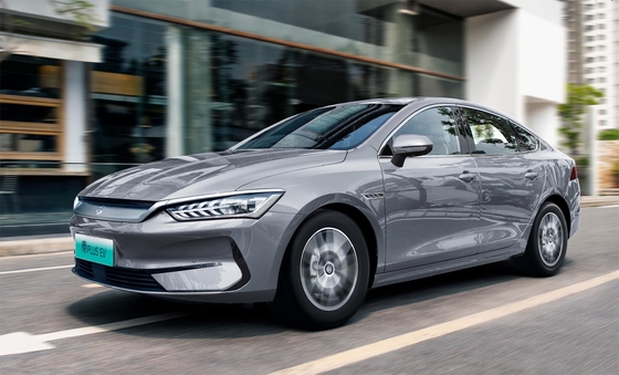 La berlina elettrica di famiglia più venduta di BYD, Qin plus EV, ha un'autonomia di 500 km.