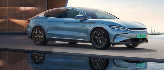 La berlina elettrica di BYD, la Han EV, ha un'autonomia ultra lunga di 715 km con trazione integrale